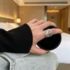 Anillo minimalista, de lujo discreto, de nicho, modelo nuevo 2026 abierto, anillo lindo y sofisticado para el dedo índice hueco