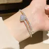 Brazalete Abierto Ovalado de Circonio de Moda para Viajes Diarios Nicho Lujo Ligero Estilo Fresco Pulsera de Moda Joyería de Mano Simple Versátil para Mujeres