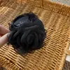 Grampo de Garra Dupla Elegante e Suave de Gaze Rosa Grampo Tubarão de Temperamento Acessórios de Cabelo de Moda de Alto Padrão de Nicho para Mulheres