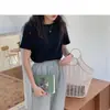 Camiseta Blanca Sencilla y Versátil con Cuello Redondo y Hombros Rectos, Mangas Cortas, Nuevo Estilo Verano 2026, Camiseta Base Corta Ajustada para Mujer