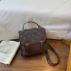 Mochila de Moda de Gama Alta con Bloques de Color para Mujer 2026 Nueva Versátil Casual Mochila de Espalda Multifuncional Pequeña para Viajes Escolares