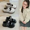 Zapatos de Princesa para Actuación de Niña 2026 Otoño Nuevo Estilo Color Sólido Negro Zapatos Pequeños de Cuero Zapatos de Princesa con Flor de Pedrería para Niña