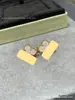 Pendientes de trébol de cuatro hojas para mujer, nácar blanco, ágata roja, chapado en oro V oro de 18 quilates, exquisitos pendientes de trébol de la suerte de tamaño mediano y pequeño