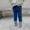 Pantalones vaqueros de primavera y otoño para mujer y niño, estilo occidental, para bebé, estilo coreano, moderno y distintivo, con colores a juego, ajustados y de pie pequeño.