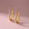 Pendientes Geométricos de Plata de Ley S925 Moda 2025 Pendientes Perforados de Moda Pendientes Femeninos de Alta Gama