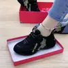 2025 Novos Tênis de Pai Malha Respirável Bordados Tênis Esportivos para Homens e Mulheres Casais Versátil Resistente ao Desgaste Solado Macio Sapatos Femininos