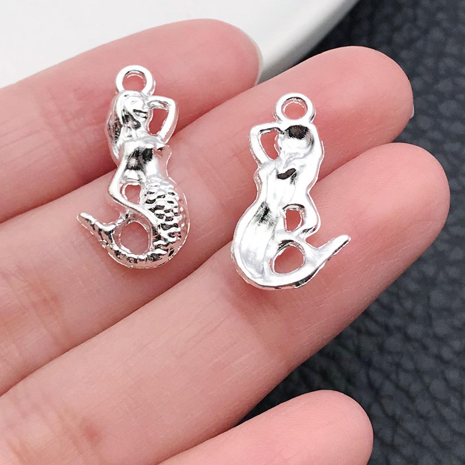 20699-M-亮银锌合金海洋美人鱼22x11mm-1.1g