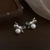 Brincos de Pérola Estilo Francês Leve de Luxo, Temperamento Suave, Brincos de Zircônia com Laço, Pequeno Estilo Chanel, Brincos de Alto Padrão com Artesanato Pesado