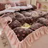 Juego de Ropa de Cama de Cuatro Piezas Estilo Coreano Encaje Terciopelo Leche Fresca Funda de Edredón de Terciopelo Grueso por Ambos Lados Sábana Juego de Tres Piezas para Cama de Dormitorio