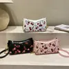 Bolso de Hombro Cruzado de Cereza, Moderno y Único, Bolso de Mujer Simple Texturizado Tipo Bollo, Bolso de Nicho de Moda para el Verano 2026