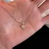 Nuevo Collar de Azúcar Cuadrado Pequeño con Nudo de Cuerda para Mujer Diseño de Nicho Ins Versátil Lujo Ligero Moda de Gama Alta Regalo de San Valentín