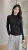 Nuevo Top Base de Cuello Alto Pequeño para Mujer Otoño/Invierno 2026 Tejido de Punto de Alta Elasticidad Amigable con la Piel Capa Interior Top Delgado de Manga Larga