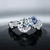 Anillo de moissanita S925 de plata de ley con diseño de nicho transfronterizo europeo y americano, contraste azul y blanco, moderno, lujo ligero, anillo de compromiso versátil