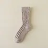 Meias masculinas de fleece de coral sem fiapos fabricantes fornecimento direto meias masculinas de tubo cor sólida com meia veludada meias masculinas para dormir meias para casa
