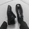 Sapatos Masculinos de Inverno Estilo Britânico Padrinho Combinando Ternos Estilo Coreano Formal de Negócios Casual Fivela Preta Noivo Casamento Sapatos de Couro para Homem