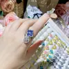 Aretes Doble Flor Camelia Ópera Italiana Bucciarati Rombo de Encaje Glaseado Trébol de Cuatro Hojas Anillo Abierto