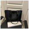 Bolsa de Mão Casual Feminina de Grande Capacidade Europeia e Americana Nova Bolsa Tote com Textura de Couro Macio Bolsa de Ombro Retro de Alto Padrão para Comércio Exterior