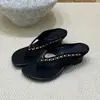 Chanclas Koreanas con Remaches para Mujer 2026 Nuevas Sandalias de Moda de Verano para Uso en Exteriores Sandalias de Cuña Dedo Plano