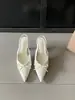Primeiro Encontro: Sandálias Chiques de Bico Fechado com Laço para Mulheres, Salto Fino, Emagrecimento, Versátil, Combina Bem com Vestidos, Sandálias Elegantes da Moda