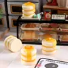 Resina simulación juego de comida muffin Shufulei casa de muñecas miniatura escena de juego de comida accesorios a juego modelado diy mesa