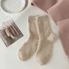 Calcetines de pelo de visón para mujer, cálidos y cómodos para otoño e invierno, previenen los pies fríos, calcetines para dormir con bordado de corazón, forrados de felpa, al por mayor, calcetines versátiles para mujer