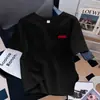 Camiseta Branca de Algodão Manga Curta Ombro Direito para Mulheres Verão 2025 Novo Estilo Quente Cor Damasco Leitoso Top Versátil de Textura Solta Ins