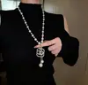 Colar Longo de Pérolas Moda Retrô Francesa para Mulheres Luxo Leve Temperamento Corrente Simples para Suéter Acessórios Estilo Explosivo de Alto Padrão