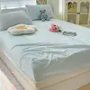 Sábana Bajera de Terciopelo de Leche Versión Engrosada Cubrecolchón de Calentamiento Rápido de Tres Segundos Fabricante Venta al Por Mayor Sábana Bajera de Una Pieza Personalización por Muestra Faldón de Cama Cubrecolchón