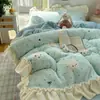 Conjunto de Quatro Peças de Lã de Leite Espessa de Inverno Estilo Coreano ins Estilo Princesa Estilo Renda Cobertor de Lã Quente para Bebê Conjunto de Três Peças