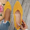 Zapatos planos de color liso poco profundos transfronterizos europeos y americanos para mujer, zapatos de trabajo, zapatos planos de punta hueca tejidos transpirables, venta al por mayor en tallas grandes
