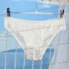 Ropa interior de mujer sexy de algodón satinado de seda helada, triángulo en la entrepierna, sin costuras, de cintura baja. Venta al por mayor. Fuente de comercio exterior