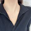 Collar Colgante Dorado Vintage con un Toque de Alta Gama, Estilo Lujo Ligero, Cadena de Clavícula de Nicho, Versátil para Mujeres en Primavera y Verano