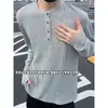 Camiseta de manga larga con textura vintage para hombre, estilo otoño old money, top básico versátil de alta gama, corte holgado