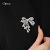 Broche Exquisito Estilo Francês Pena Zircônia Laço Pérola, Acessório de Alfinete de Luxo de Alta Qualidade, Acessório de Roupa da Moda