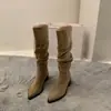 Botas de gamuza de tacón alto estilo Western hasta la pantorrilla para mujer, nueva colección otoño/invierno 2024, con forro de felpa, punta fina y un diseño alto y apilado, que se asemeja a las botas de montar