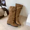 Botas femininas cano alto franzidas estilo coreano, bico fino, salto grosso, cano justo, para o outono de 2025