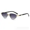 Gafas de Sol Triangulares Ojo de Gato Sin Marco Nuevas Transfronterizas Europeas y Americanas Moda Chica Popular Sesión de Calle Todo Fósforo Gafas de Sol de Gama Alta
