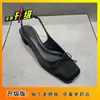 Sandalias Blancas de Lunares Estilo Francés con Suela Gruesa con Falda 2026 Nuevo Estilo de Verano Moda Casual Ropa Exterior Sandalias de Moda