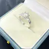 Anillo de Estrella de Ocho Puntas Portador Vacío DIY Incrustado con Diamante Huazi Redondo de 4.2 mm Portador de Anillo Personalizado de Alta Gama con Textura Mate