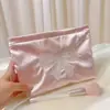 Bolsa de Maquillaje con Lazo Bordado Fresco Estilo Ins, Bolsa de Almacenamiento Interior Portátil de Alta Gama de Gran Capacidad