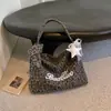 Bolsa Tote Star Fashion Nova Bolsa Casual Feminina Grande Capacidade Estampa de Leopardo Simples Estilo Coreano Versátil para o Dia a Dia Bolsa de Ombro