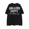 Muitas Marcas Europeias e Americanas da Moda Têm o Mesmo Estilo que Celebridades, com Camisetas de Letras da Nova Temporada, Modelos Básicos para Homens e Mulheres, e Camisetas Básicas