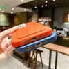 Adequado para iPhone 18 Pro Max Capa de Silicone Fosco com Porta-Cartão Três em Um Capa para Celular Apple 17 13/16 Simples