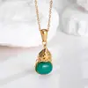 Colar Clavícula Cabacinha da Sorte Calcedônia Branca Natural Aço Titânio Pingente de Luxo Leve Pingente Clássico Elegante de Jade da Fortuna