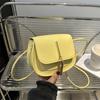 Bolsa Pequeña de Flecos Simple Textil para Viajes Mujeres 2024 Primavera Nueva Combinable Ins Bolsa de Equipaje Bolso Coreano Tipo Silla de Montar