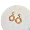 Pendientes de aro geométricos redondos de ratán de aguja plateada, Pendientes de tachuela de moda versátiles estilo festivo, Pendientes de alta gama simples y únicos