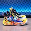 Outono de 2026 Novos Tênis Esportivos Infantis Sapatos que Acendem Desenho Animado Couro Respirável Para Meninos Antiderrapante Brilhantes Tênis de Corrida