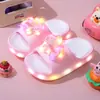 Sandálias Slip-On de Avião com Luz para Crianças no Verão, Antiderrapantes, Ultraleves, Vazadas, Super Macias, para Meninos e Meninas, Sandálias para Crianças Pequenas e Bebês