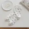 Meias Brancas de Renda Femininas Meia-canela Primavera e Outono Estilo miu Meias Amontoadas com Pérolas e Flores Pequenas Zhuji Sem Costura Versátil Meias Femininas