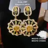 Pendientes de Borla de Flor de Lazo de Piedra Preciosa Arcoíris del Jardín de Monet Pendientes Chapados en Oro Real de 18K Pendientes de Alta Gama
